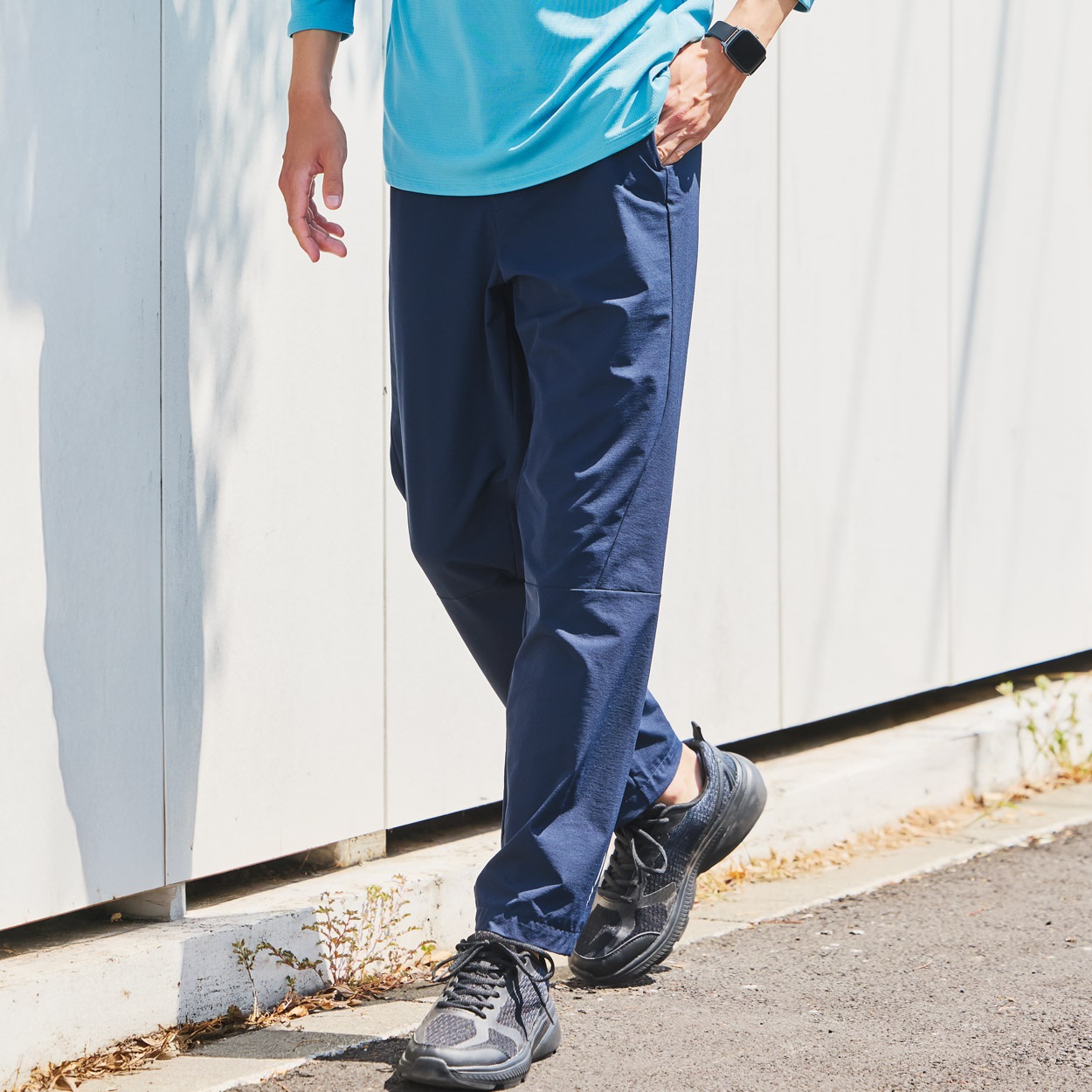 テーパードパンツ 後のみゴムシャーリング 前開きファスナー付き