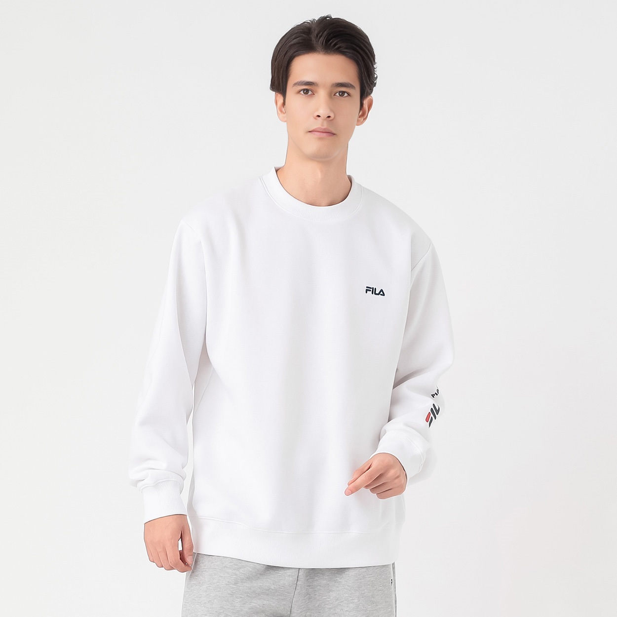 FILA(フィラ) クルーネックトレーナー 裏起毛 胸元のワンポイント刺繍