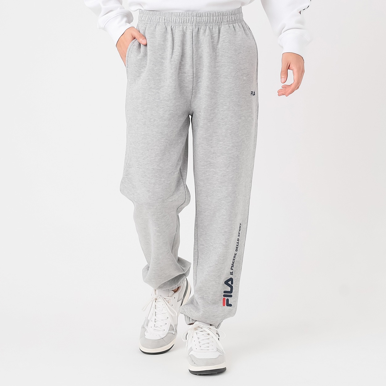 FILA(フィラ) パイピングジョガーパンツ 裏起毛 ワンポイントロゴ刺繍