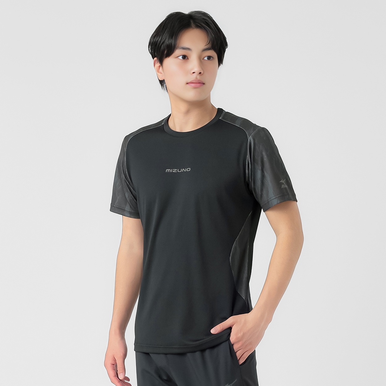 mizuno(ミズノ) 半袖Ｔシャツ ダイナモーションフィット 通気性 クイックドライ メンズ(クロ-M)