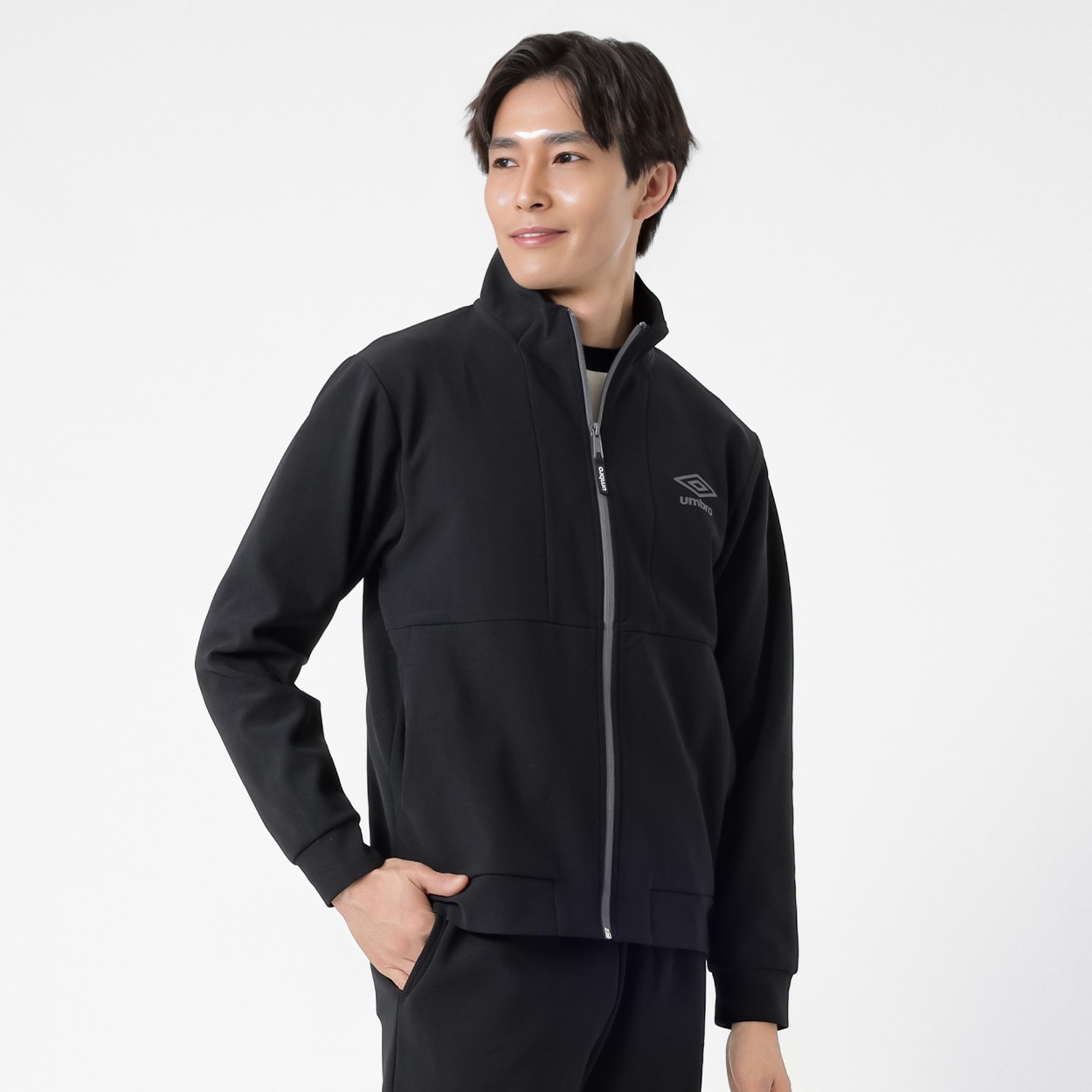 UMBRO(アンブロ) UMBROストレッチジャケット メンズ(クロ-M)