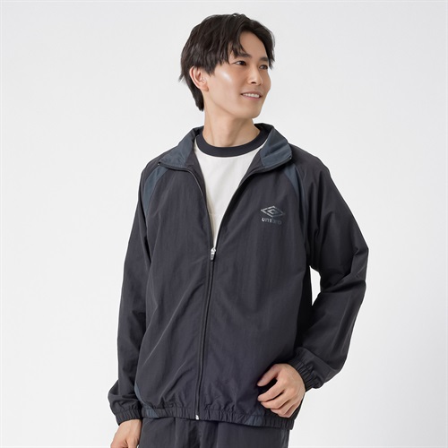 UMBRO(アンブロ) UMBROナイロンキルカエジャケット メンズ(クロ-M)