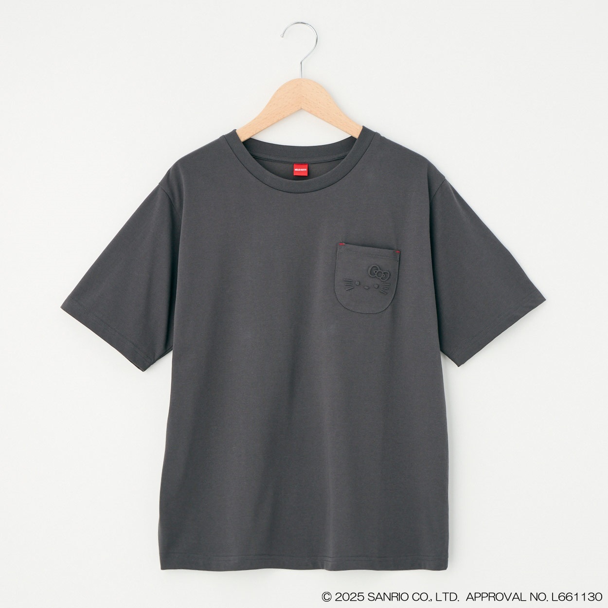 ◎最終値下げ◎ジャスティン with Hello Kitty ポケットTシャツ 大人の〈ハローキティ〉 ポケットエンボス＆バックプリントT