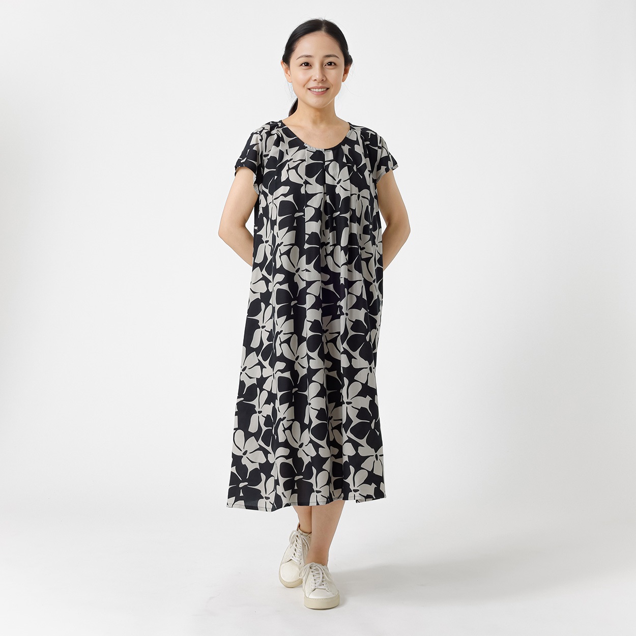 前身タック入りレーヨンワンピース レディス JEUNE MAMAN(ジュネママン) KA588-6680-26(シロ-L)