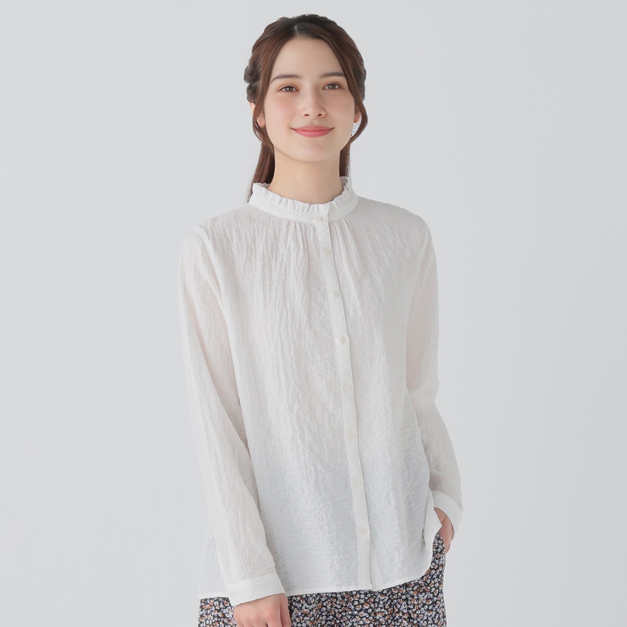 【美品 エブール】上質綿素材スッキリV開きオーバーブラウス 美品 エブール】上質綿素材スッキリV開きオーバーブラウス ebure