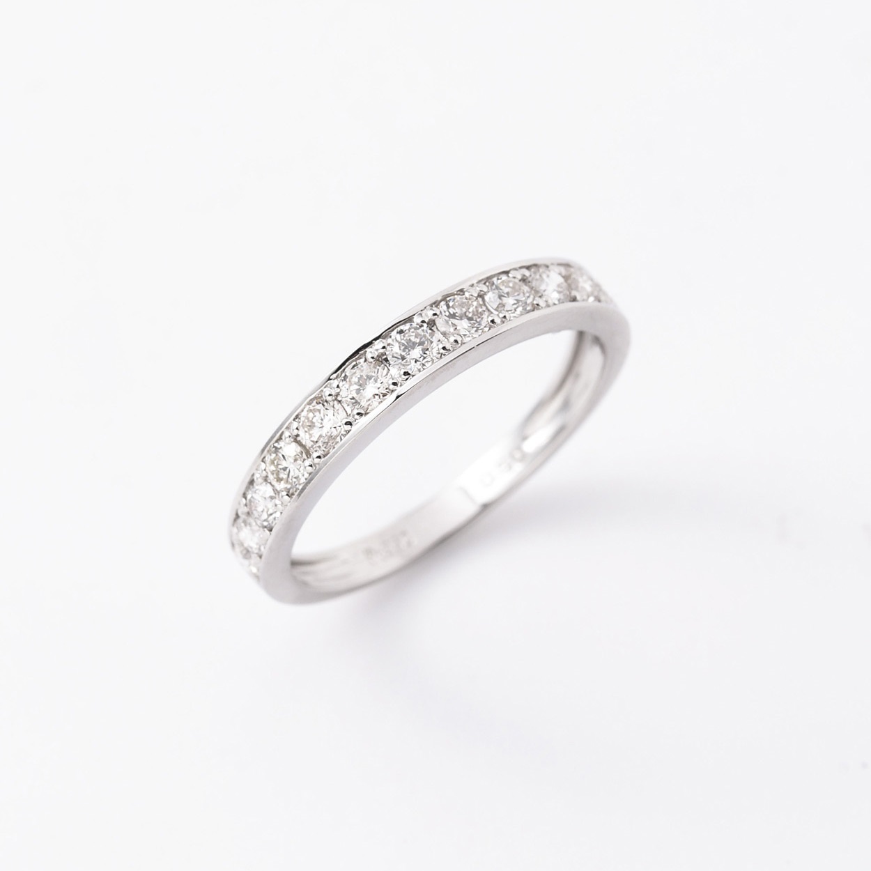 プラチナダイヤ計0.5ct ハーフエタニティーリング 15号(鑑別カード付)<11 BF事前>(プラチナ-フリー)