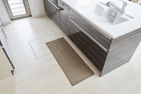 アール　拭けるテキスタイル風キッチンマット(ブラウン-45×120cm)