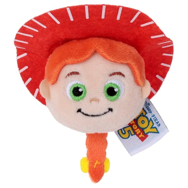 予約 2026年6月20日発売  ピクサーキャラクター／トイ・ストーリー5／ぬいぐるみバッジ／ジェシー お一人さま3点限り 4904790180880(4904790180880)