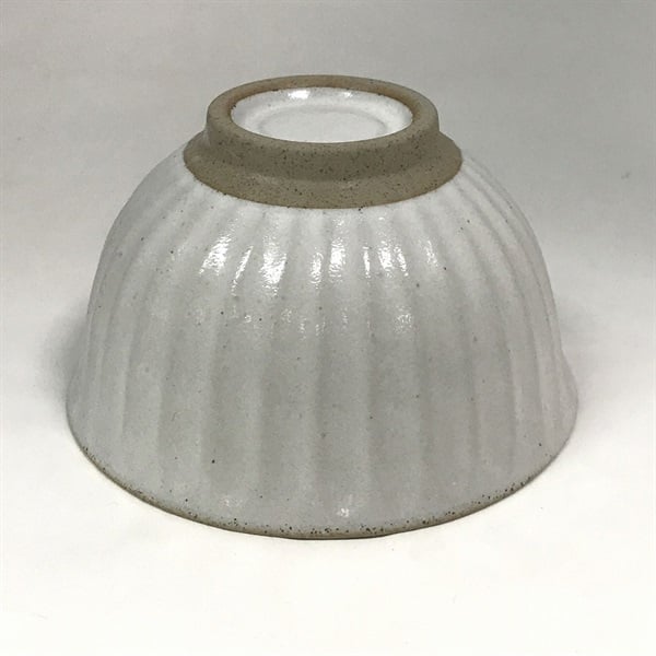 軽量茶碗 しのぎ(白釉)