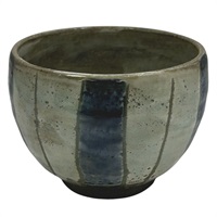 美濃焼　ゆったり碗　粉引彫十草(日本製)