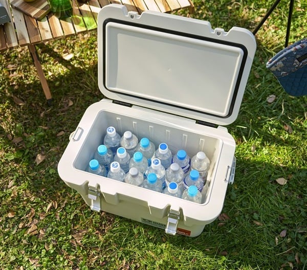 FREEZER エコバッグ ホワイト ブルータグ付国内販売無し希少品 アイリスオーヤマ HUGEL 真空断熱クーラーボックス 20L VITC