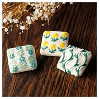 GARDEN PARTY フランス刺しゅうキットくるみボタンレベル1 | イオン