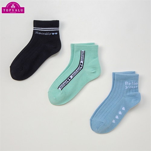 ショートクルー丈ソックス３足組 女の子 トップバリュ キッズ(疑似リブ×バックロゴ-19-24cm)