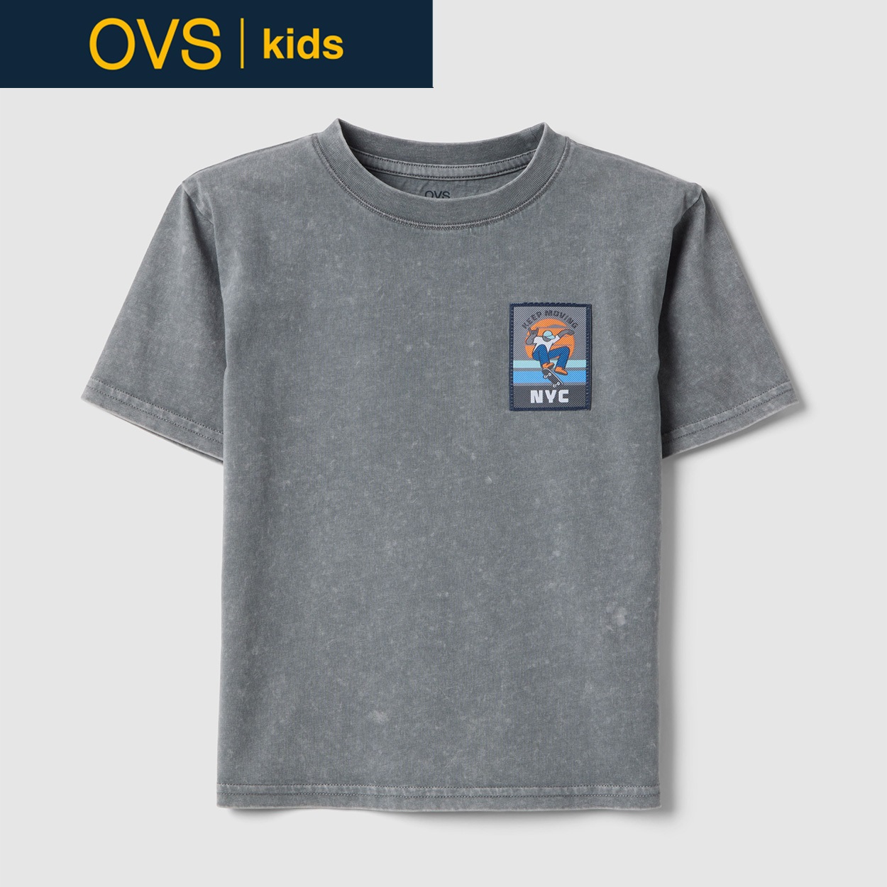 OVS KIDS(オヴィエッセ キッズ)  グレー ピュアコットン レギュラーフィット Tシャツ（パッチ付き） 男の子 キッズ(グレーメランジ-134cm)