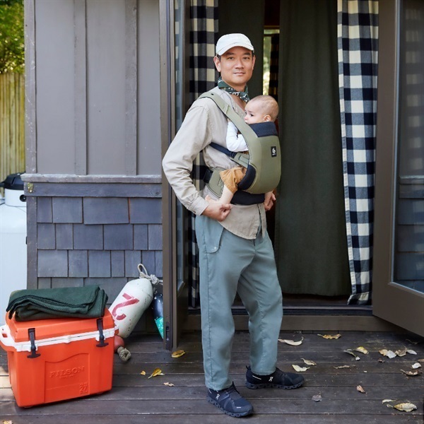 Ergobaby エルゴベビー AWAY オリーブグリーン 抱っこ紐