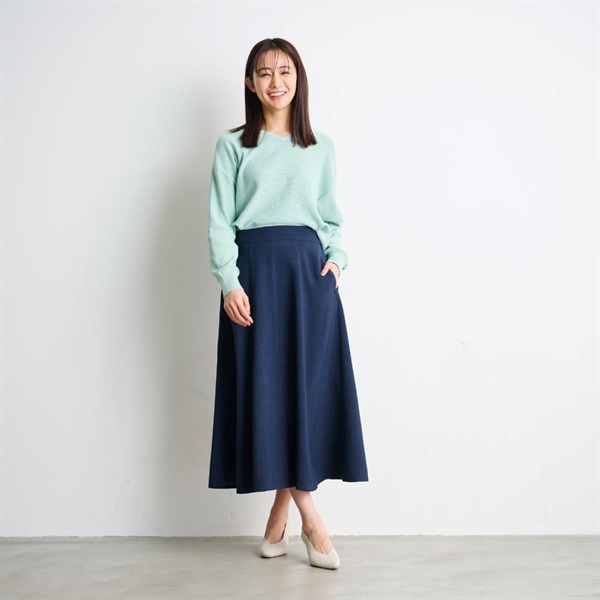 ESCADA レディースロングフレアスカート ホワイト 美品 Mサイズ ESCADA レディースロングフレアスカート ホワイト 美品 Mサイズ