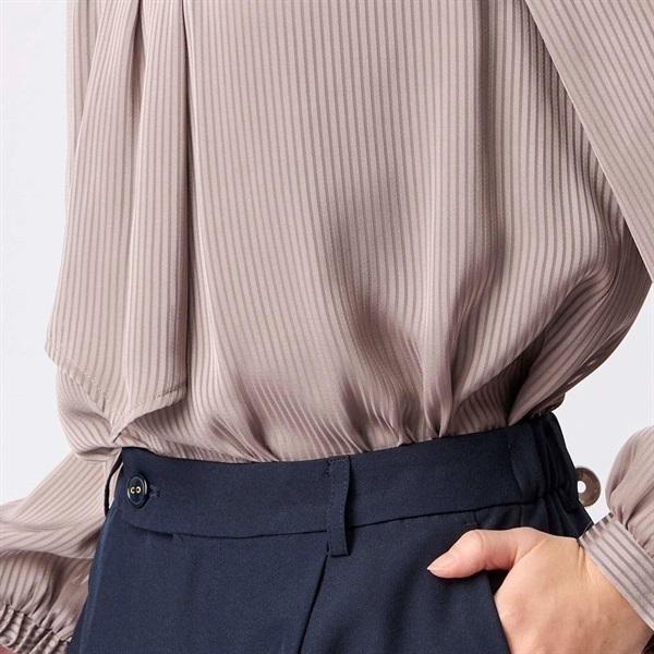 ESPRITMUR (エスプリミュール) タックテーパードパンツ 洗える 