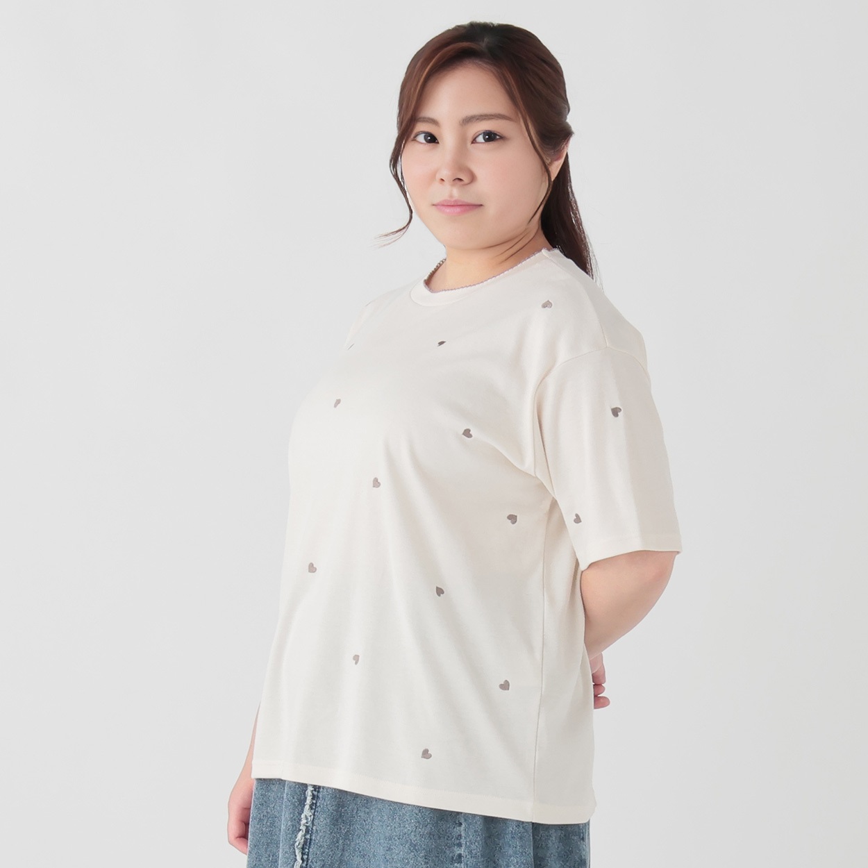 ハート総柄刺繍Tシャツ レディス ぽっちゃりサイズのnoannu