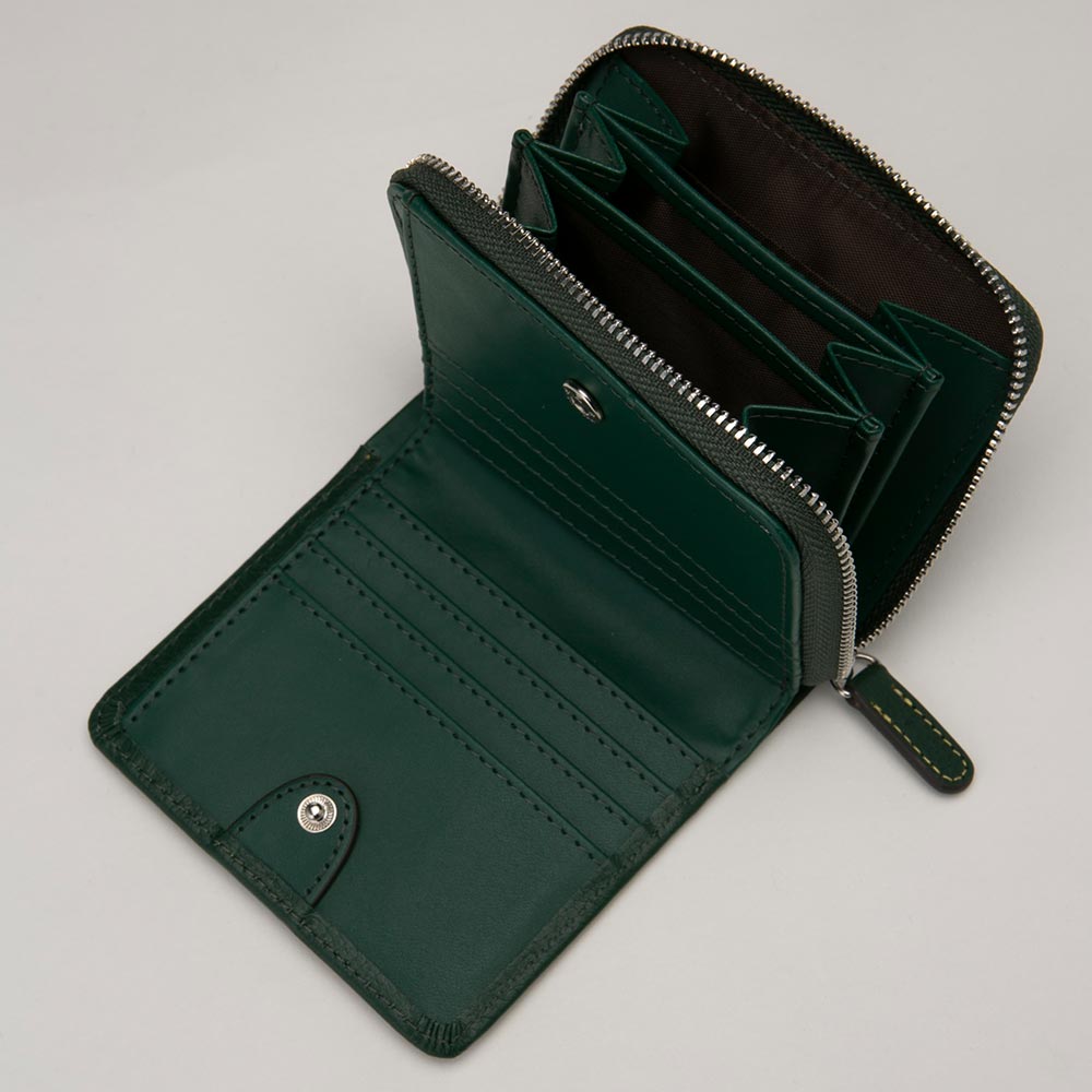 コンパクトでかさばらない 緑の2つ折りファスナー財布 レディス