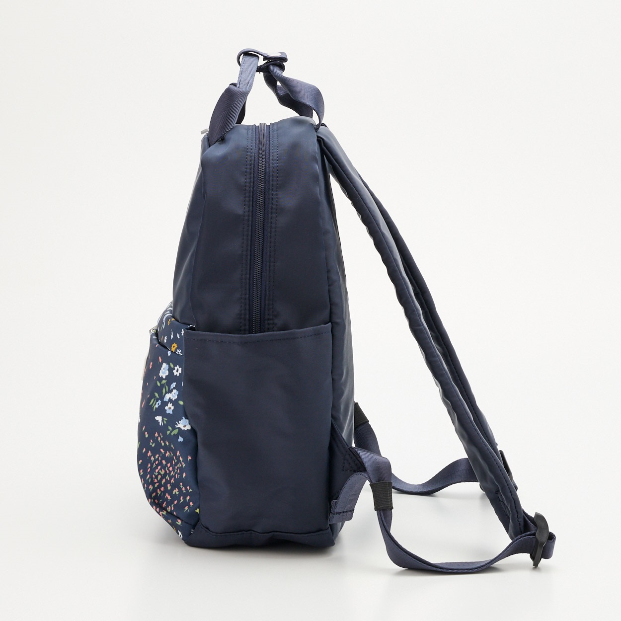 Wpc.patterns 小花柄リュック | イオンスタイルオンライン 衣料品