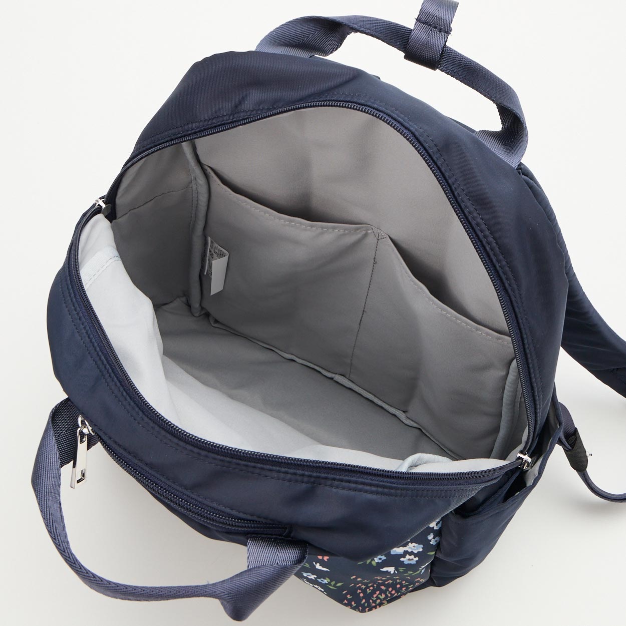 Wpc.patterns 小花柄リュック | イオンスタイルオンライン 衣料品