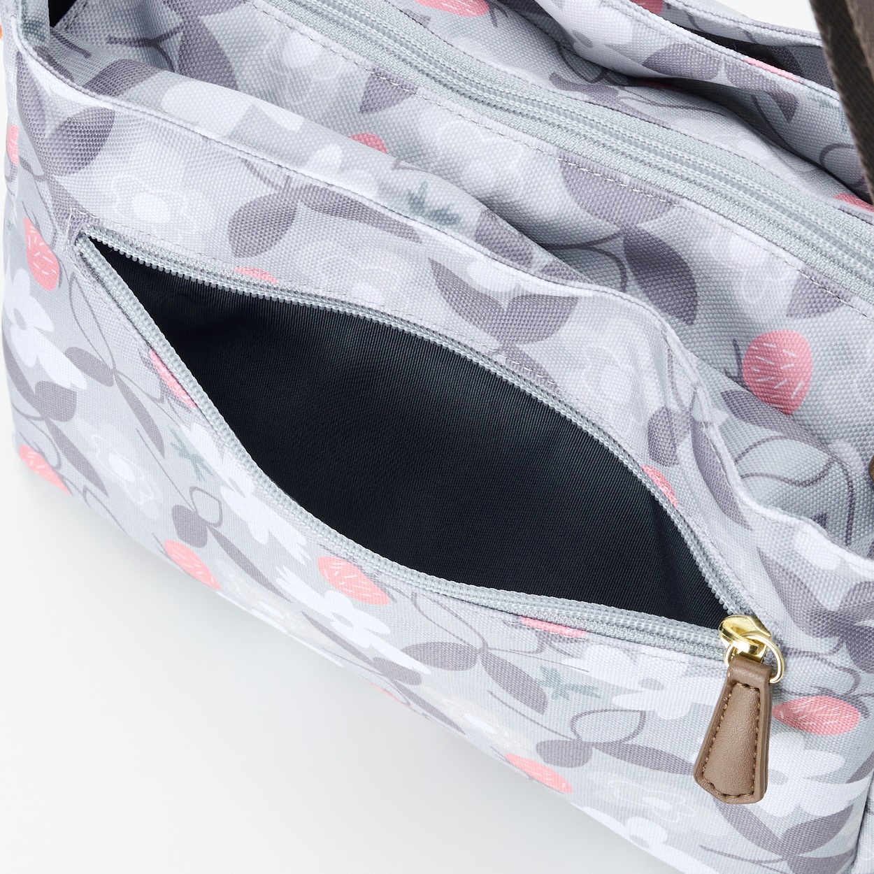 Nina Jobs(ニーナ・ヨブス) 撥水北欧柄横型ショルダー | イオン