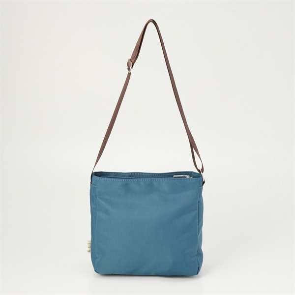 マルチポーチ付き縦型ショルダーバッグ | イオンスタイルオンライン