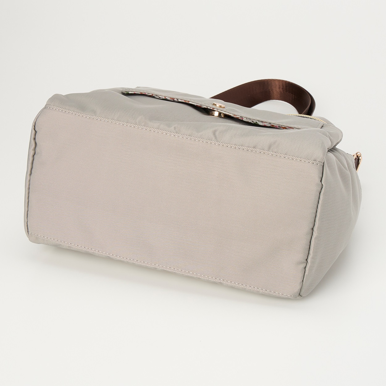 ポイント20倍】a.v.v(アー・ヴェ・ヴェ) フラワーライニングタテ