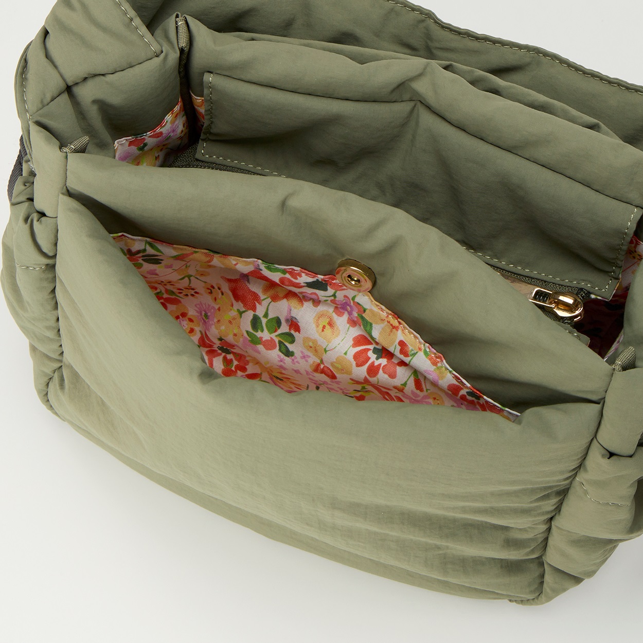 a.v.v(アー・ヴェ・ヴェ) フラワーライニングワンハンドル