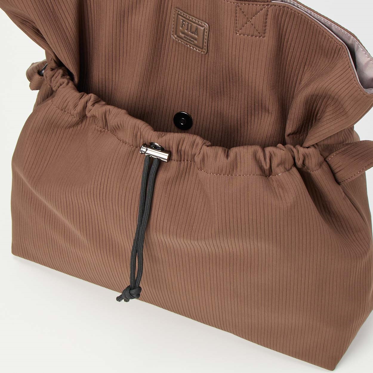 FILA(フィラ) 撥水ピケ生地ドロストデザイン2WAYショルダーバッグ