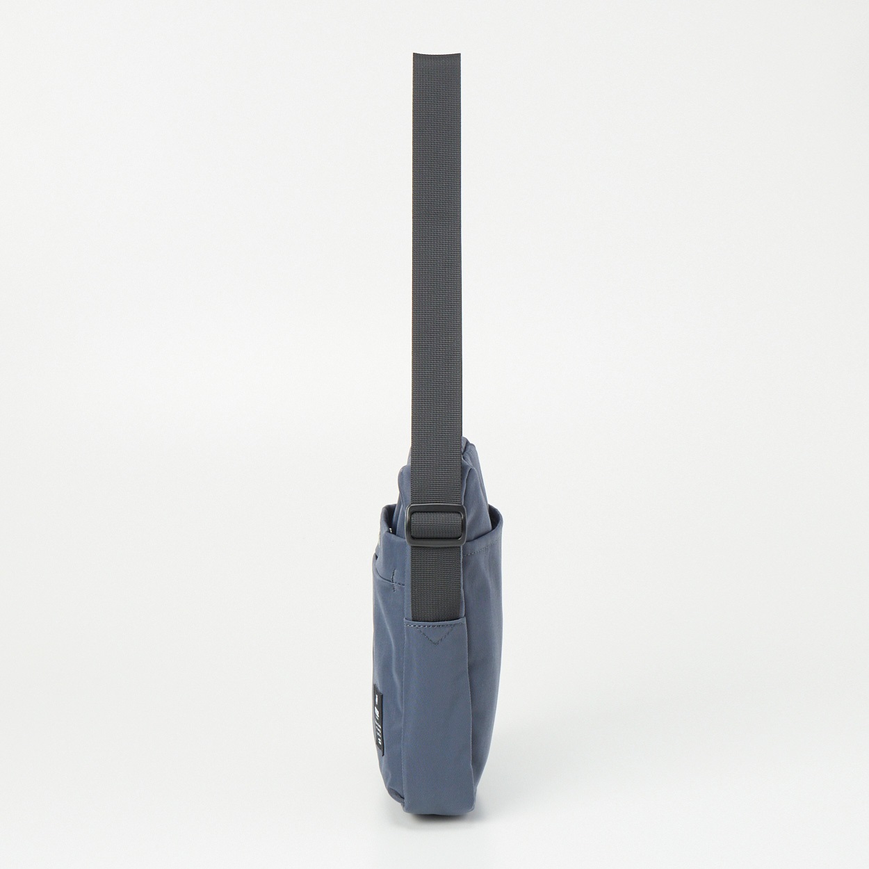 moz(モズ) ポーチ付き縦型ショルダー イオン限定モデル | イオン