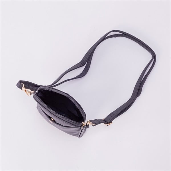 ナイロン素材 前ポケット付 ミニショルダー | イオンスタイル  