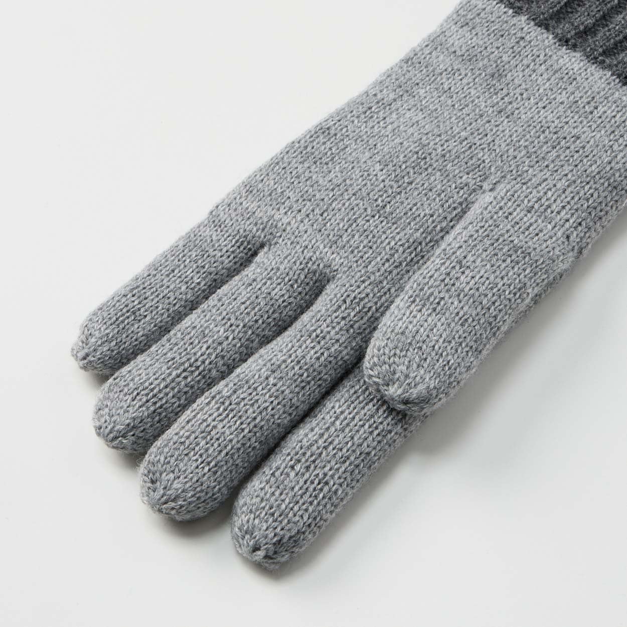 BATONER グレー ニット手袋 ウール100% 手袋 ニット ケーブル柄 裏ボア仕様 レディス | イオンスタイル
