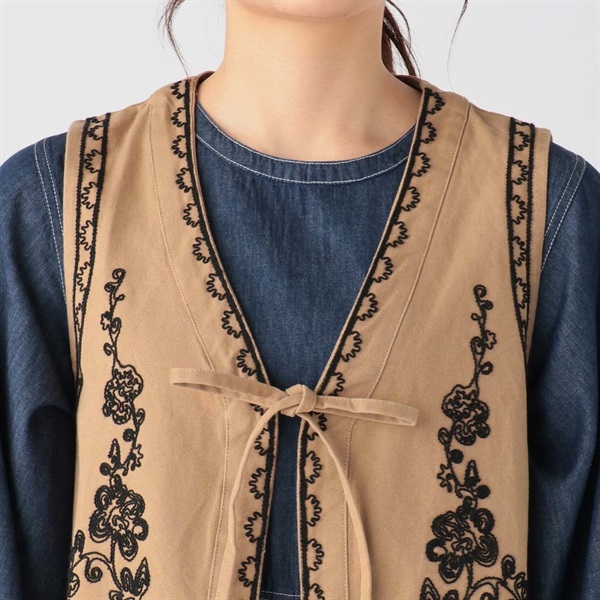 コード刺繍ジレ レディス ESSEME(エシーム) 588-8641-25