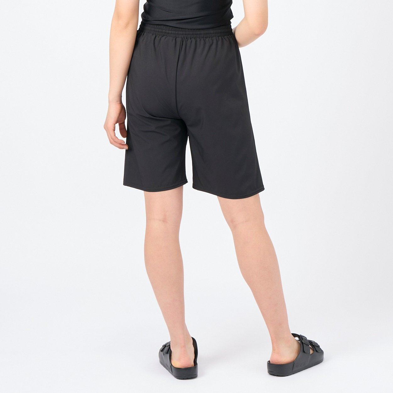 ロエベ　レディースハーフパンツ ショート・ハーフパンツ（レディース） | スポーツ用品は