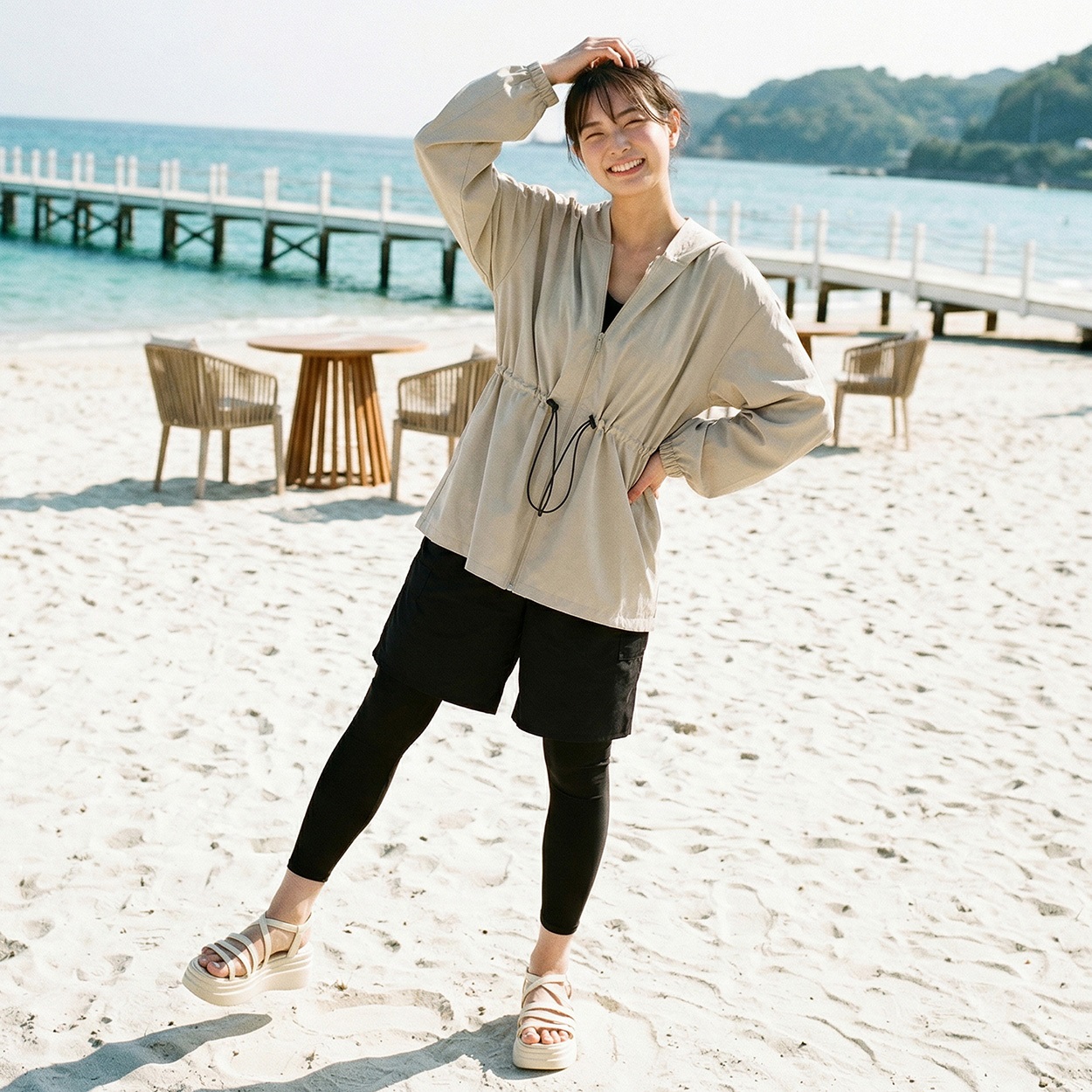 ラッシュガードパーカー 後ろ空き ウエスト部ドロスト紐付 Beach Dream