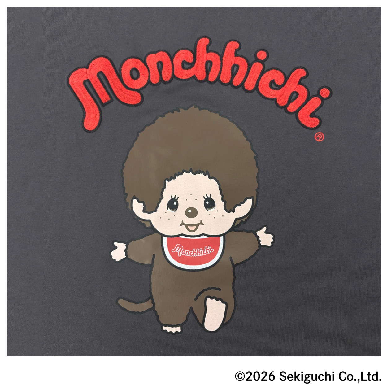 モンチッチ」プリントTシャツ〈ロゴ刺繍入り〉 ユニセックス