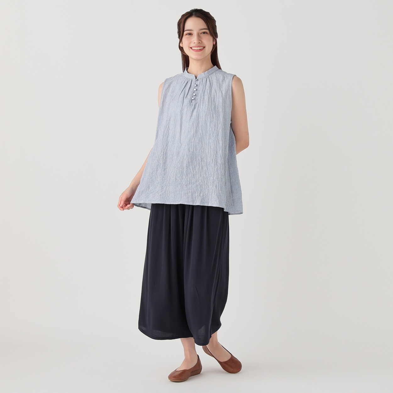 ラミー楊柳×リネンガーゼノースリーブブラウス。 ラミー楊柳×リネンガーゼノースリーブブラウス｜nest Robe