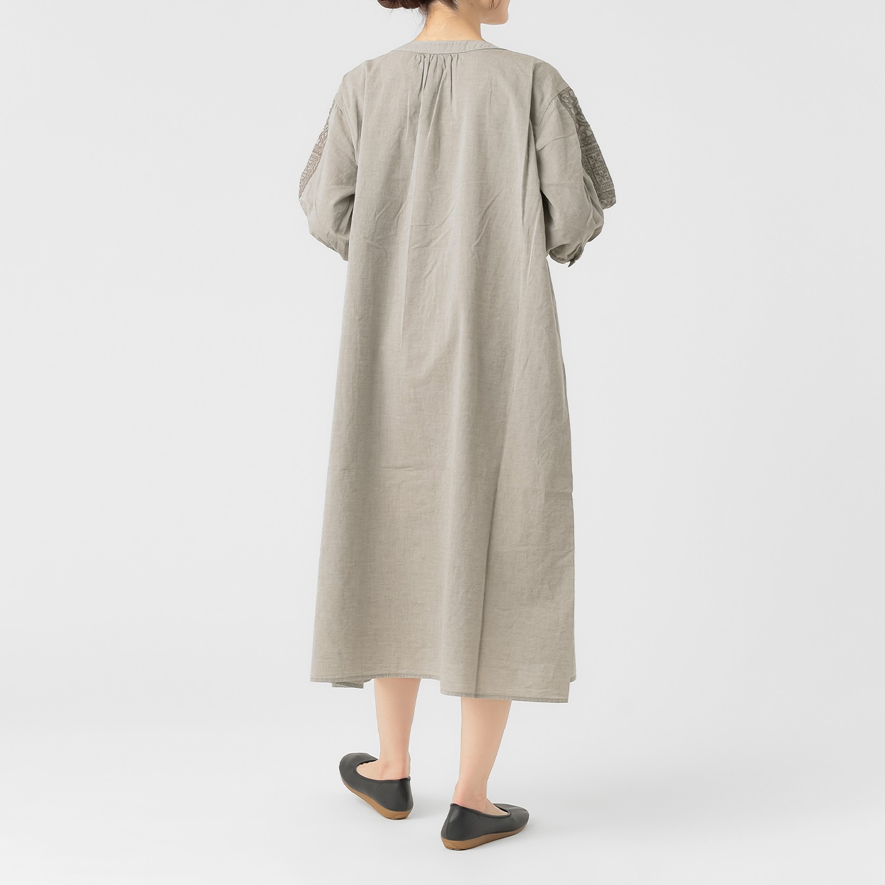 EXPAND オーガニック綿入四角刺繍ワンピース レディス SELF+SERVICE