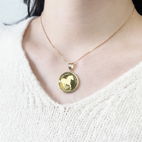 24金エリザベス女王ホースデザイン・18金枠1/5オンスコインネックレス