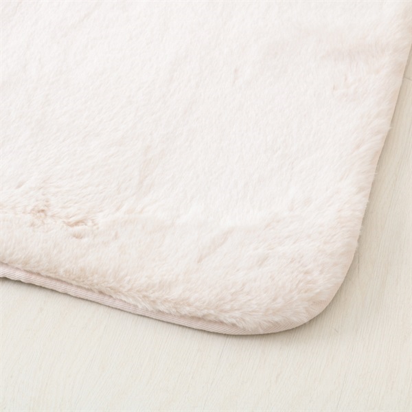 ホームコーディ ふんわり フェイクファーラグ | イオンスタイル