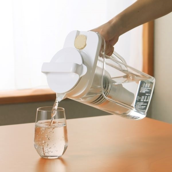 ホームコーディ ヨコ置きできるポット型浄水器 1.0L | イオンスタイル