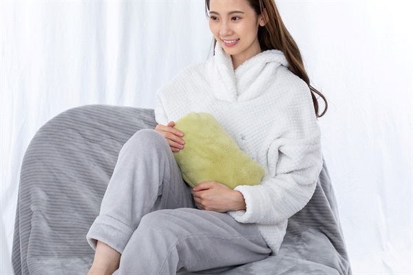 グローバルジャパン 蓄熱式湯たんぽ ふわんぽ | イオンスタイル