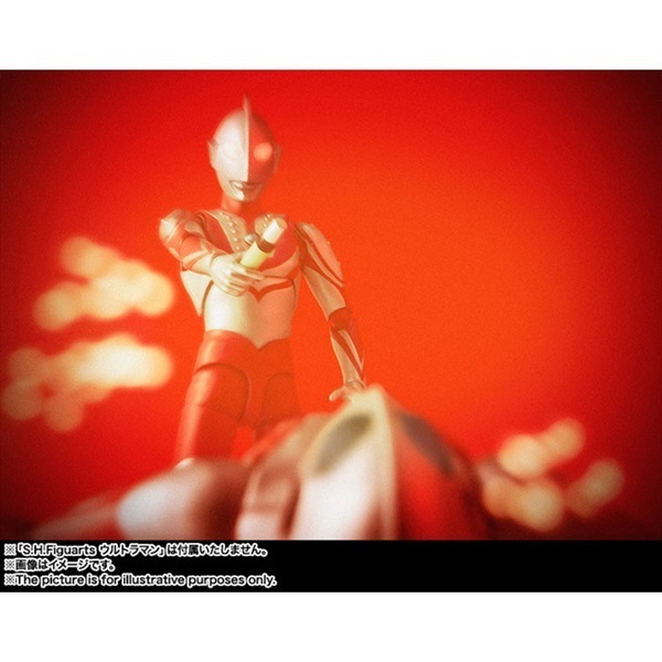 ゾフィー　フィギュア　ブル Amazon.co.jp: TAMASHII NATIONS S.H.フィギュアーツ ゾーフィ