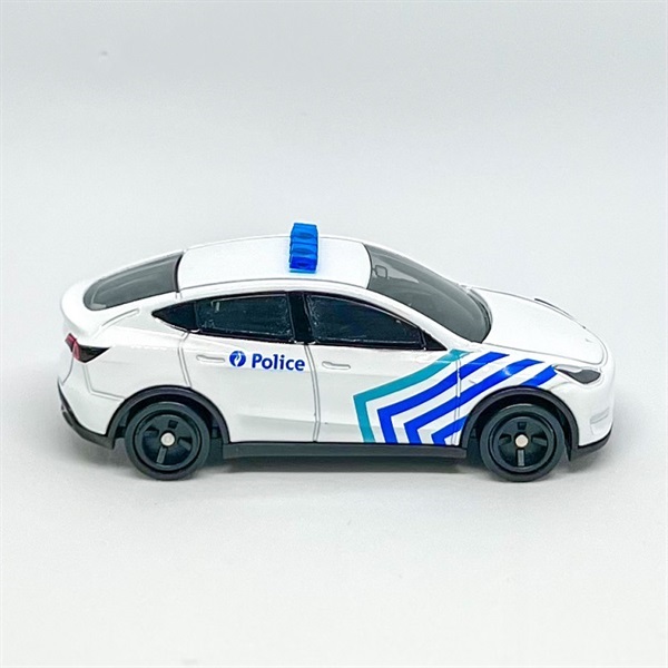 トミカ イオンオリジナルトミカ AEON NO.83 テスラ モデル Y ベルギー