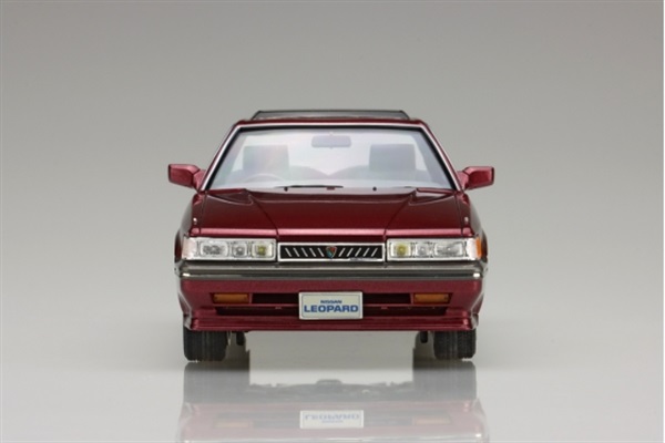 アオシマ ザ・モデルカーNo.61 1/24 ニッサン UF31 レパード3.0