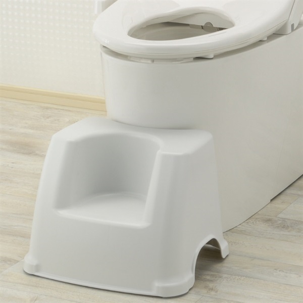 リッチェル トイレサポートステップ ホワイト | イオンスタイル