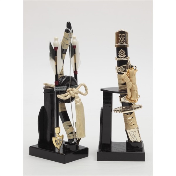 久月 兜収納飾り「伊達桜 (だてざくら)」 五月人形 かぶと | イオン