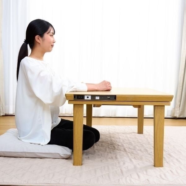 ホームコーディ USBコンセント付き 高さが変えられるソファ前