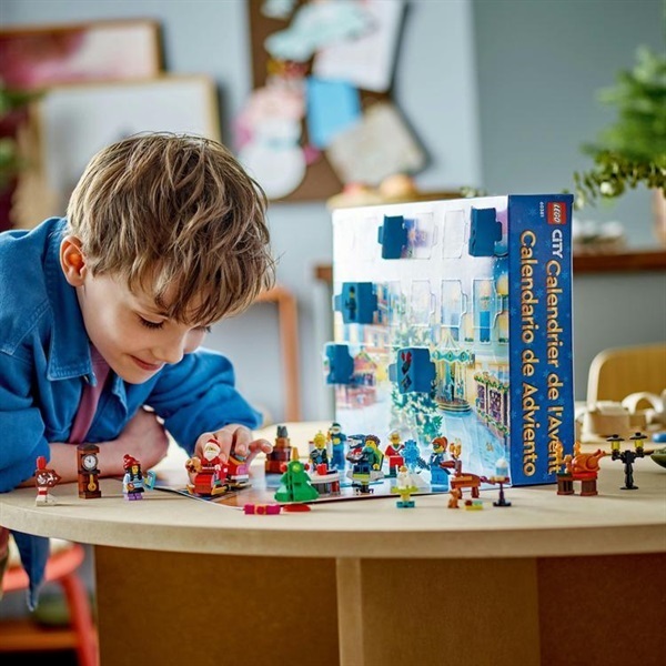 レゴ(LEGO) 60381 レゴ(R)シティ アドベントカレンダー2023
